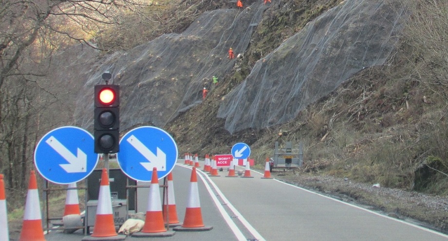 Government calls for nationwide roadwork permits