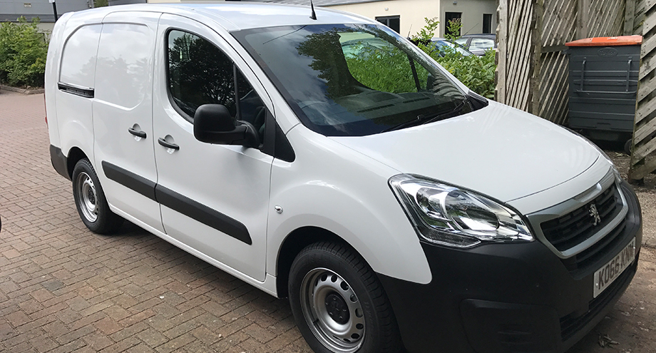 Hands-on with the Peugeot Partner crew van