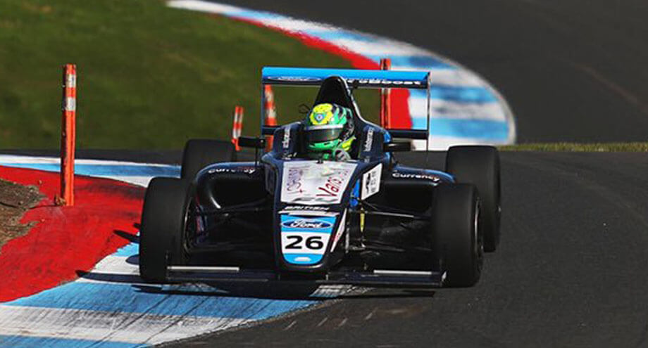 Louis Foster returns to top of podium at Knockhill
