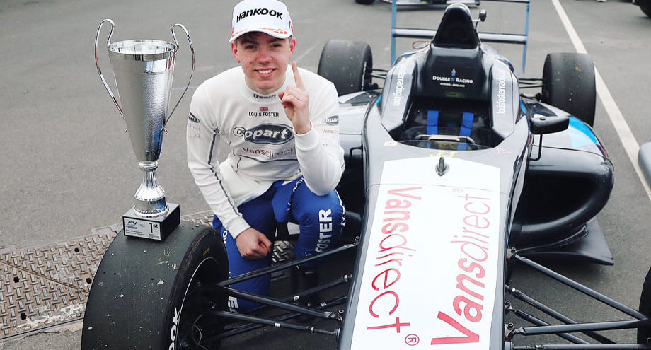 Louis Foster stays at top of British F4 standings at Thruxton