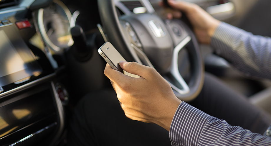 More than half of van drivers ignore mobile phone laws