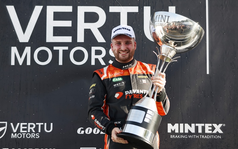 Vertu Motors MINI CHALLENGE champions crowned at Brands Hatch