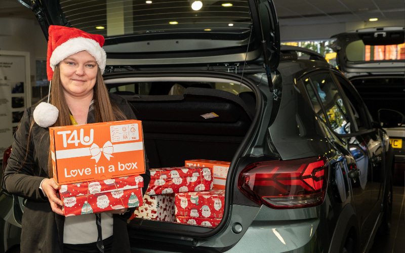 Bristol Street Motors Derby Renault Dacia Supports TEAMS4U Shoebox Appeal