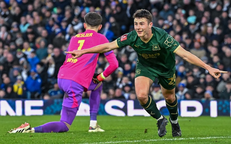 Plymouth Earn FA Cup Replay With Leeds Draw