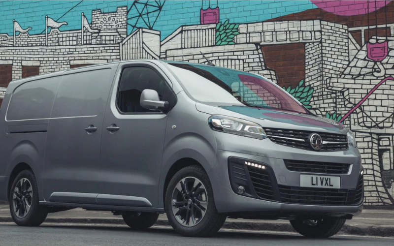 Vauxhall Vivaro-E and Combo Cargo Take the Limelight at What Van? 2021 Awards