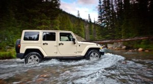 Jeep Wrangler claims top 4x4 award - again!