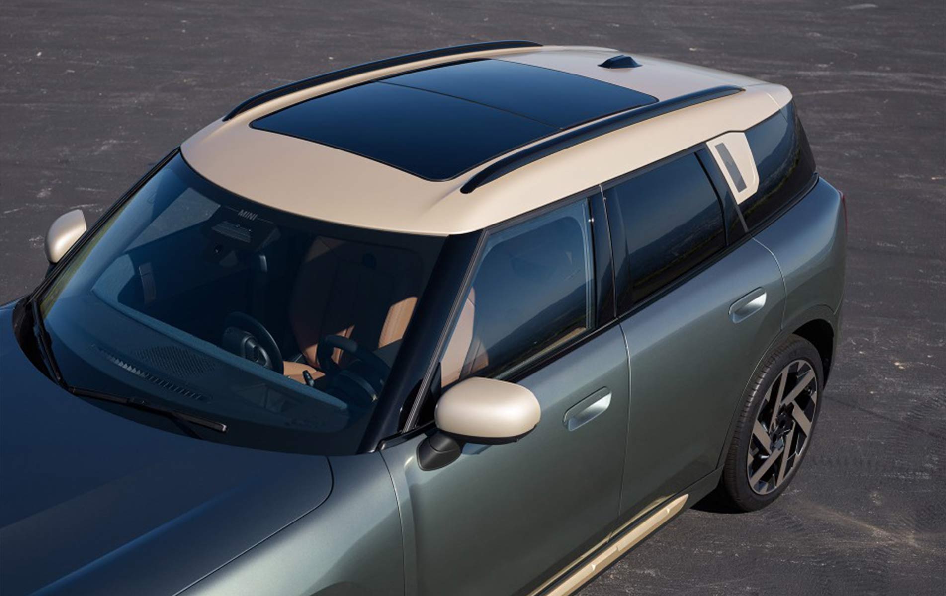 Piano Black roof rails