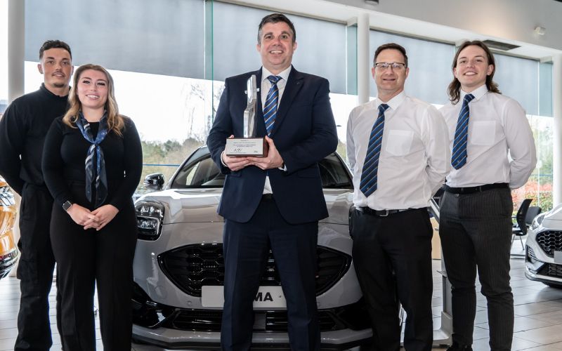 Bristol Street Motors Kings Norton Ford Triumphs With Ford President's Award