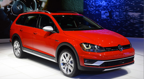 Volkswagen Showcases 2017's Alltrack