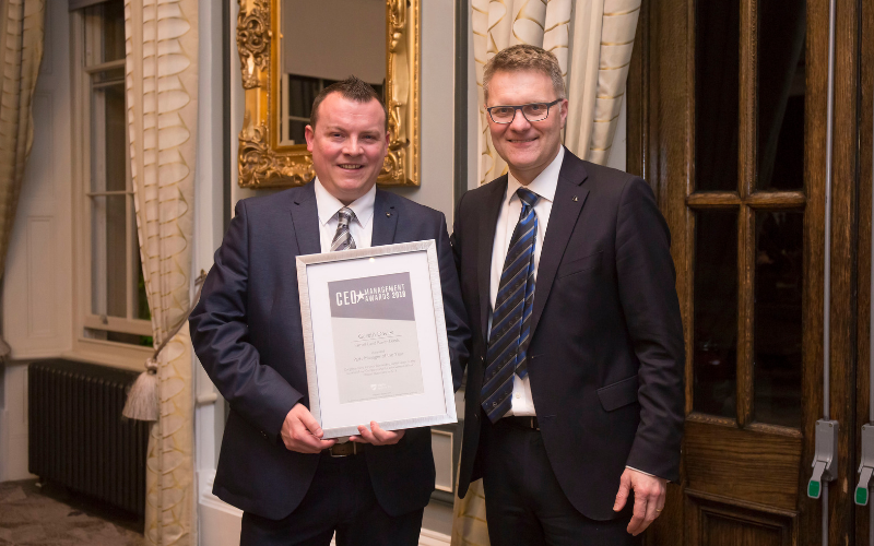 Farnell Land Rover Leeds Parts Manager Rewarded For Out-Standing Performance
