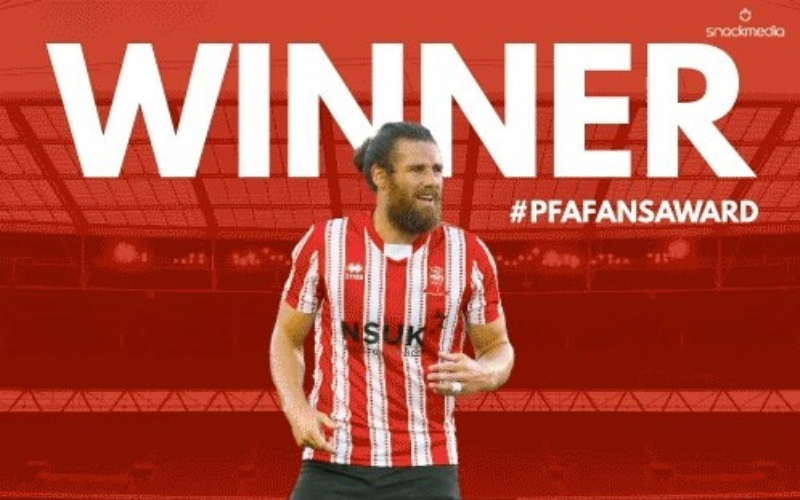 Lincoln City�s Michael Bostwick Wins League Two PFA BSM Fans� Player