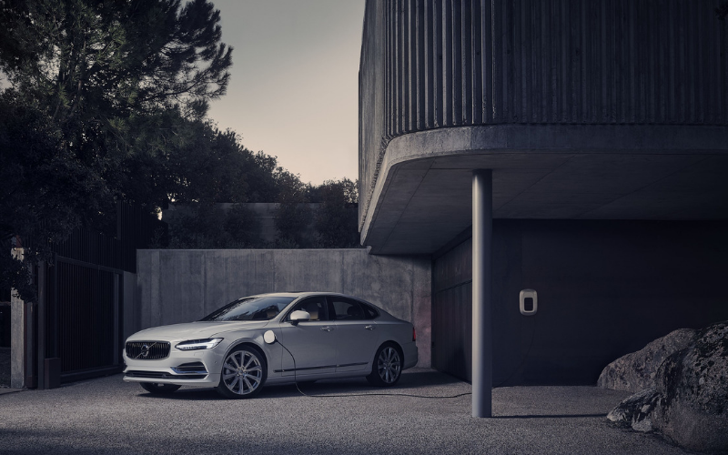 Volvo Offers Free Electricity With Every New Plug-in Hybrid