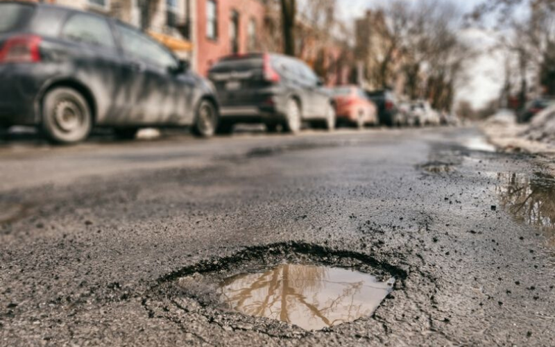 Vertu Mercedes-Benz: 5 Things You (Probably) Didn't Know About Potholes