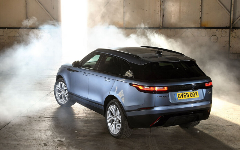The Range Rover Velar Wins at The What Car? Car of the Year Awards 2020