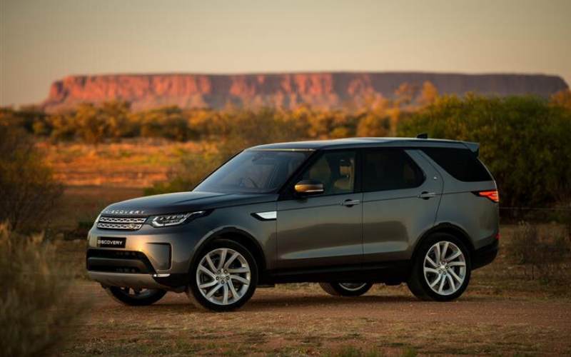 The Discovery Takes Home Prize At The What Car? Car of the Year Awards 2020