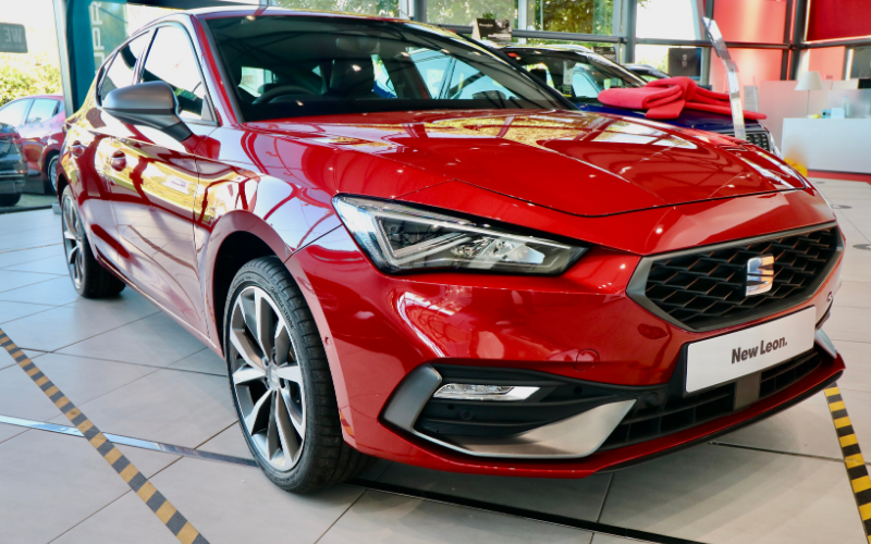 Taking a Closer Look at the New 2020 SEAT Leon: A Video Tour 