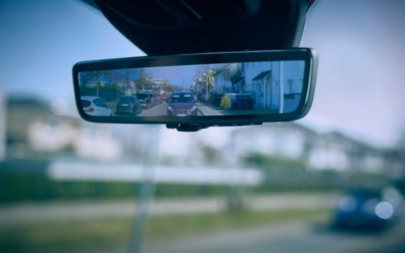 Ford 'Smart Mirror' Will Ensure Van Drivers Can See Clearly Behind Them
