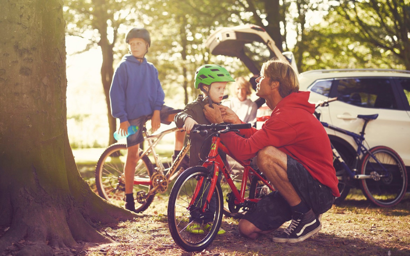 Family cycling