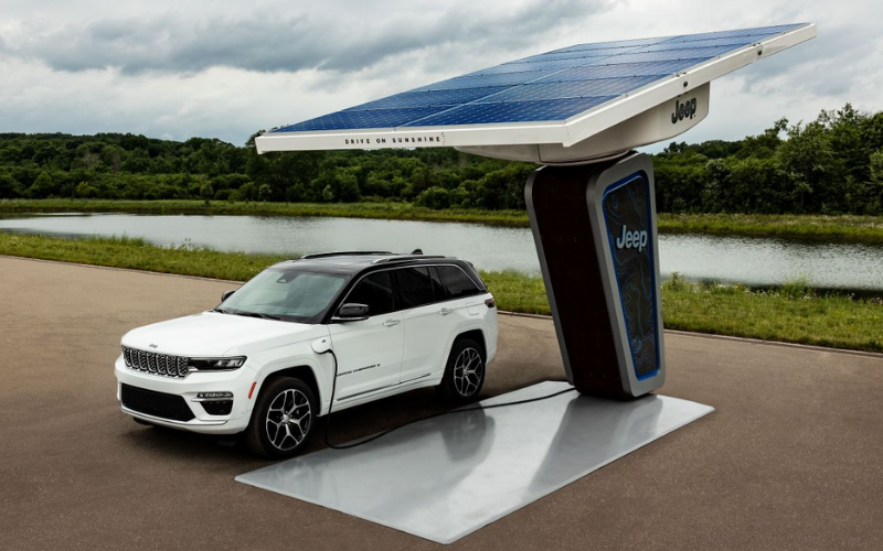 Jeep Reveals First Image Of All-New 2022 Electrified Grand Cherokee 4xe
