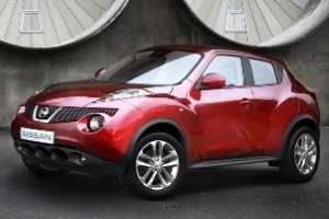 Nissan Juke wows Goodwood with uphill stunt drive