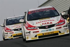 Silverstone set for five-driver BTCC showdown