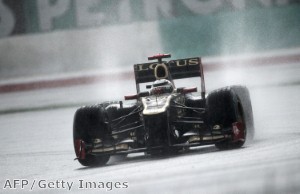 RenaultSport's Raikkonen sets fastest lap in Malaysia