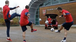 Arsenal stars put Citroen Grand C4 Picasso through its paces